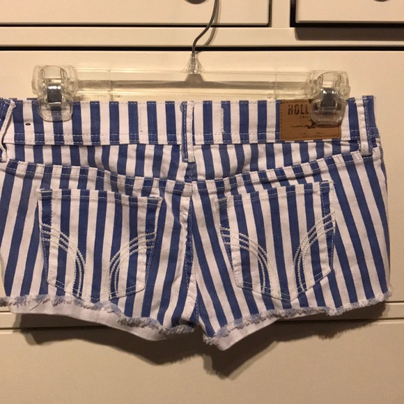 Blue and white striped Hollister shorts - SZ 1 - Picture 2 of 3